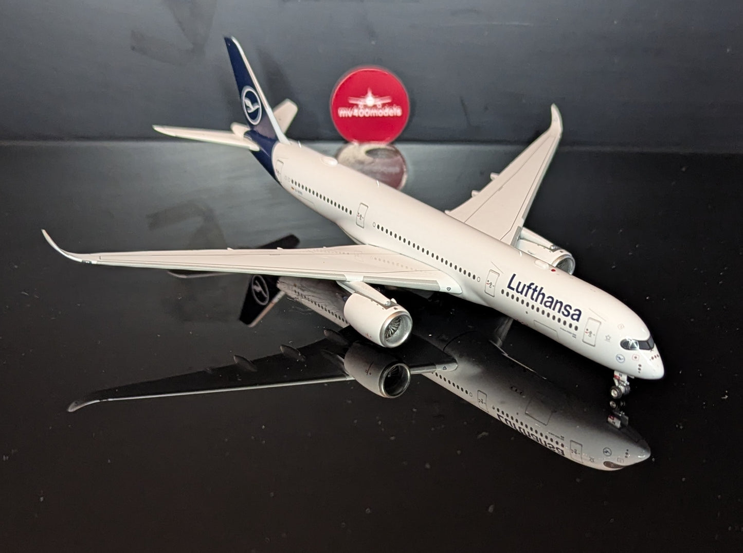 1:400 Lufthansa A350-900 detachable gear Aviation 400