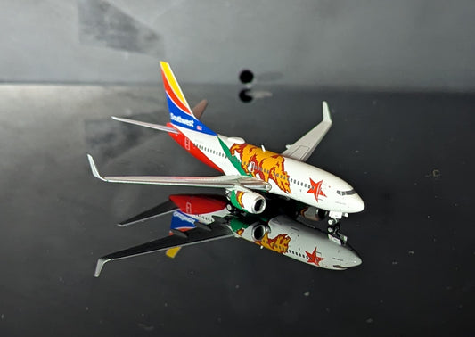 1:400 Southwest Airlines B737-700 "California One" Gemini Jets