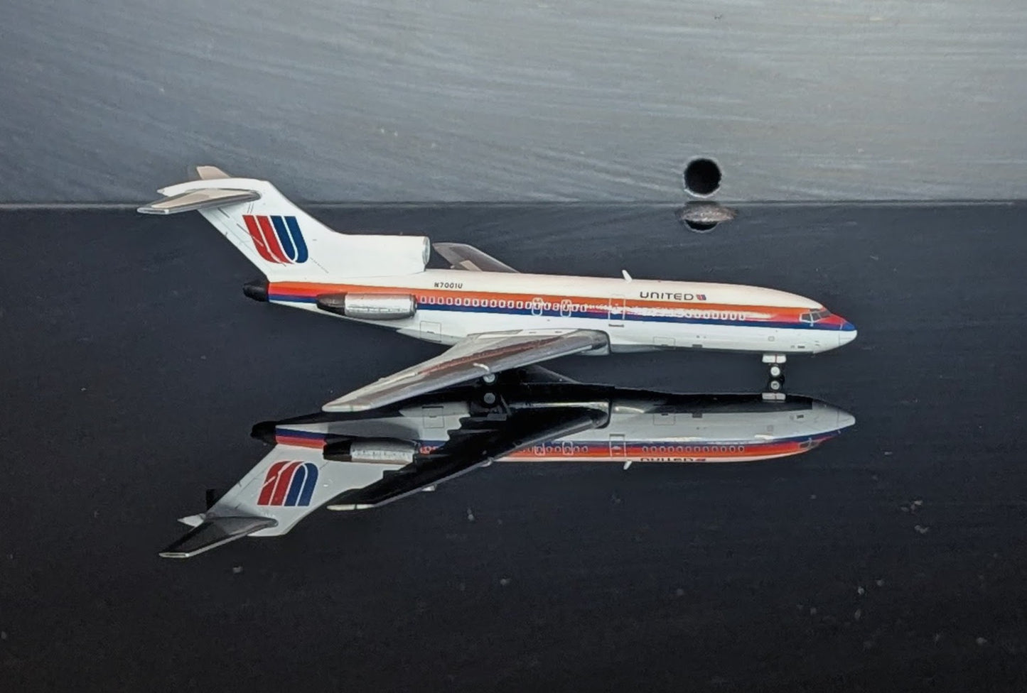 1:400 United Airlines B727-200 “Saul Bass” Gemini Jets