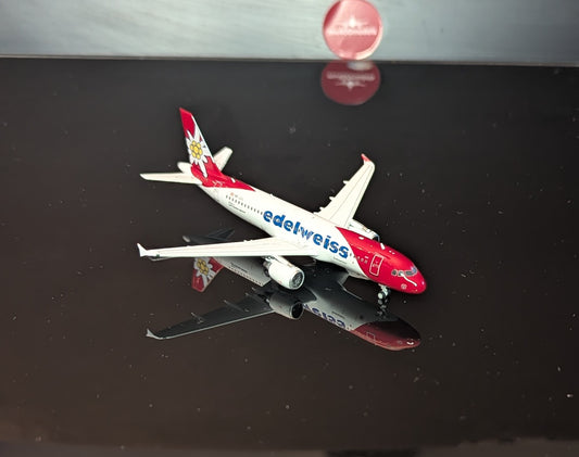 1:400 Edelwiess A320-200 Phoenix Models