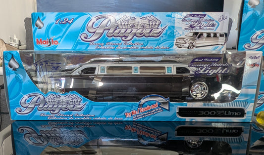1/24 Playerz Chrysler 300 Limo Black Maisto -Diecast Model Car