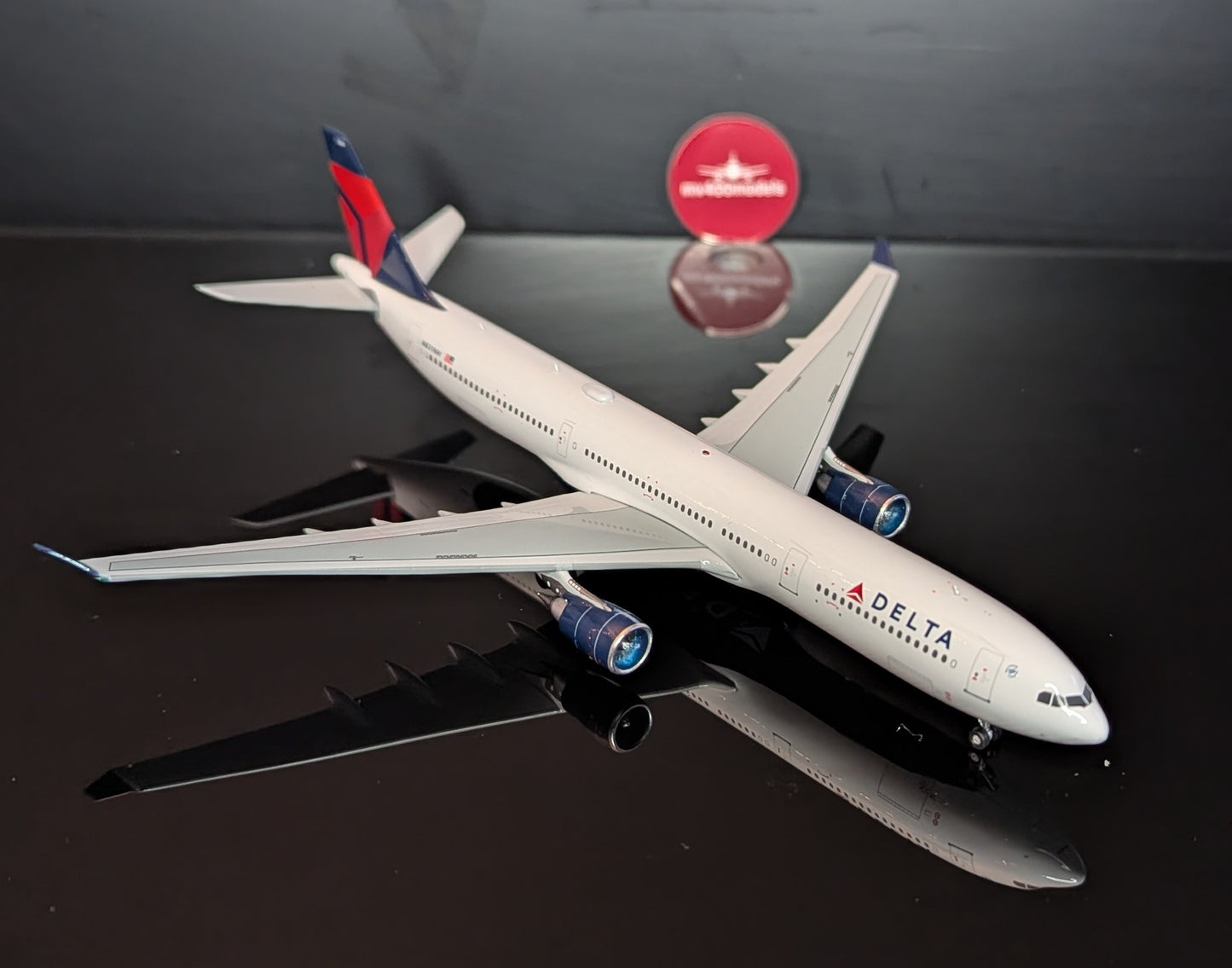 1:400 Delta Air Lines A330-300 N831NW Aviation 400