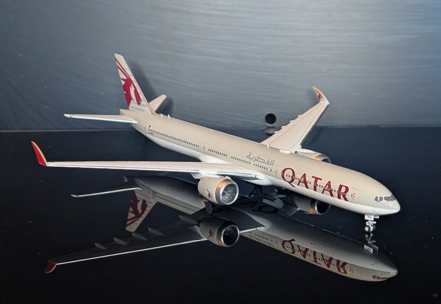 1:400 Qatar Airways B777-9 Gemini Jets