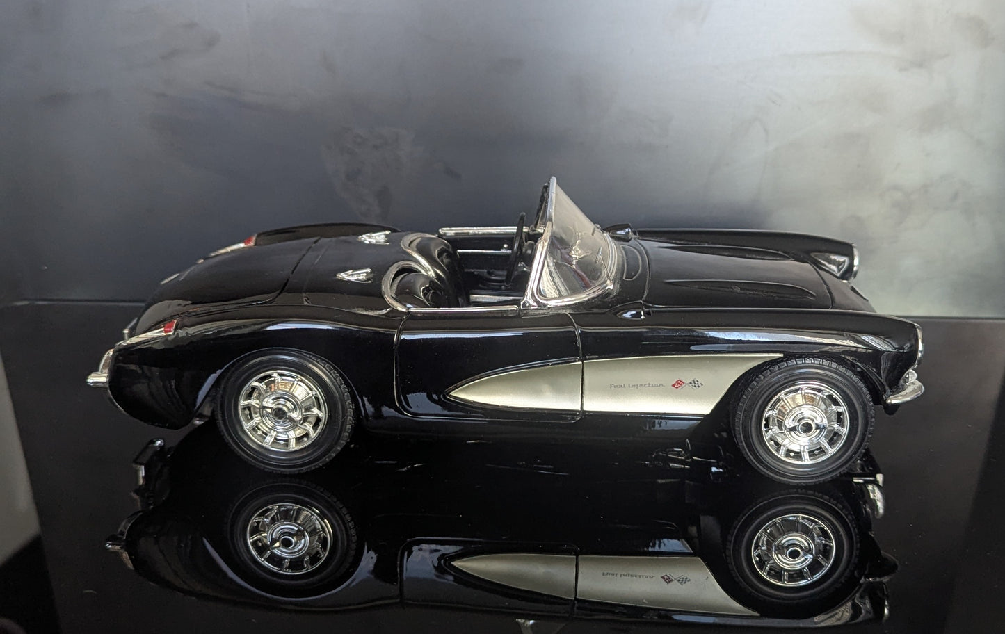 1/18 1957 Chevrolet Corvette Maisto No Box*