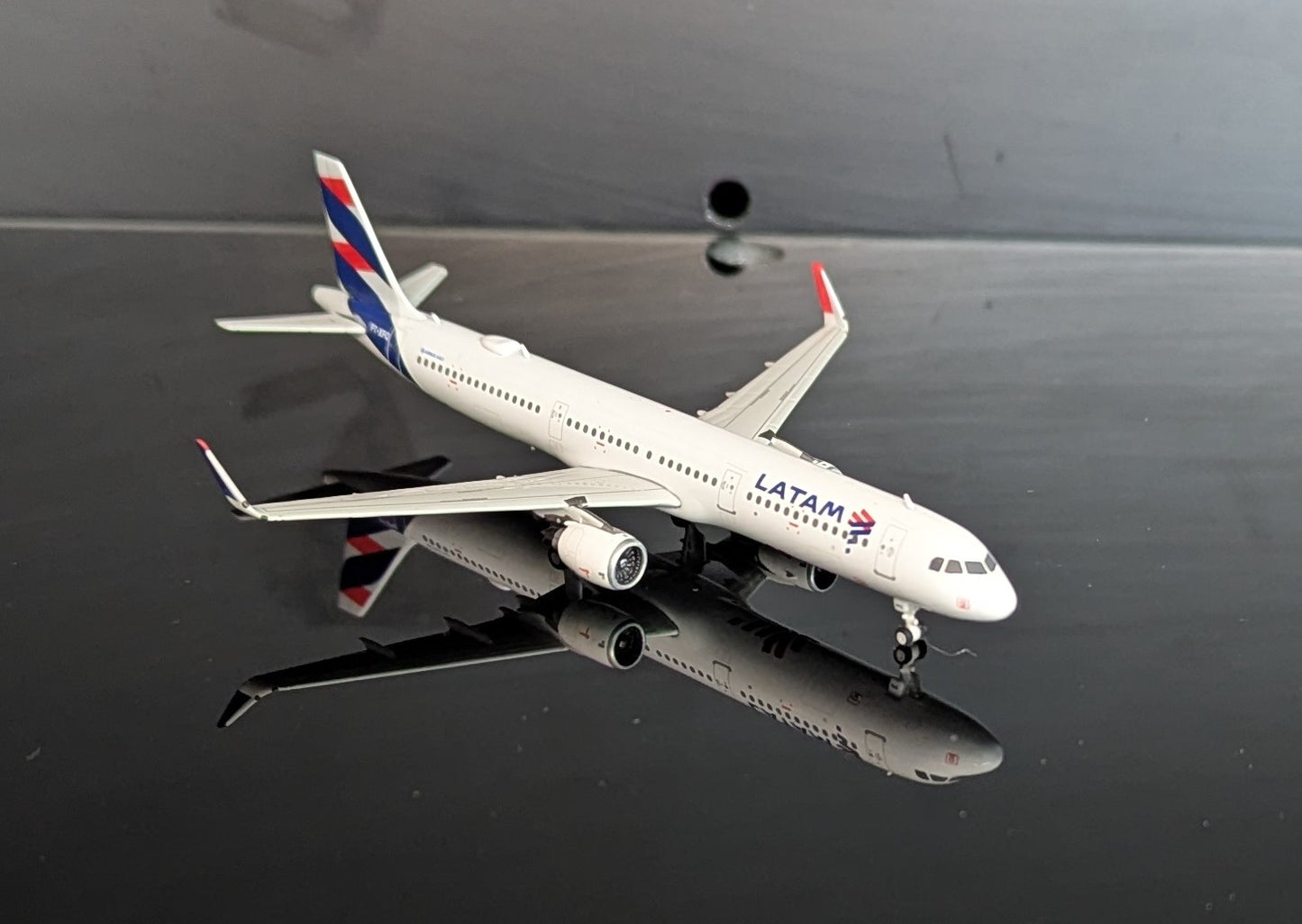 1:400 LATAM A321neo Phoenix Models