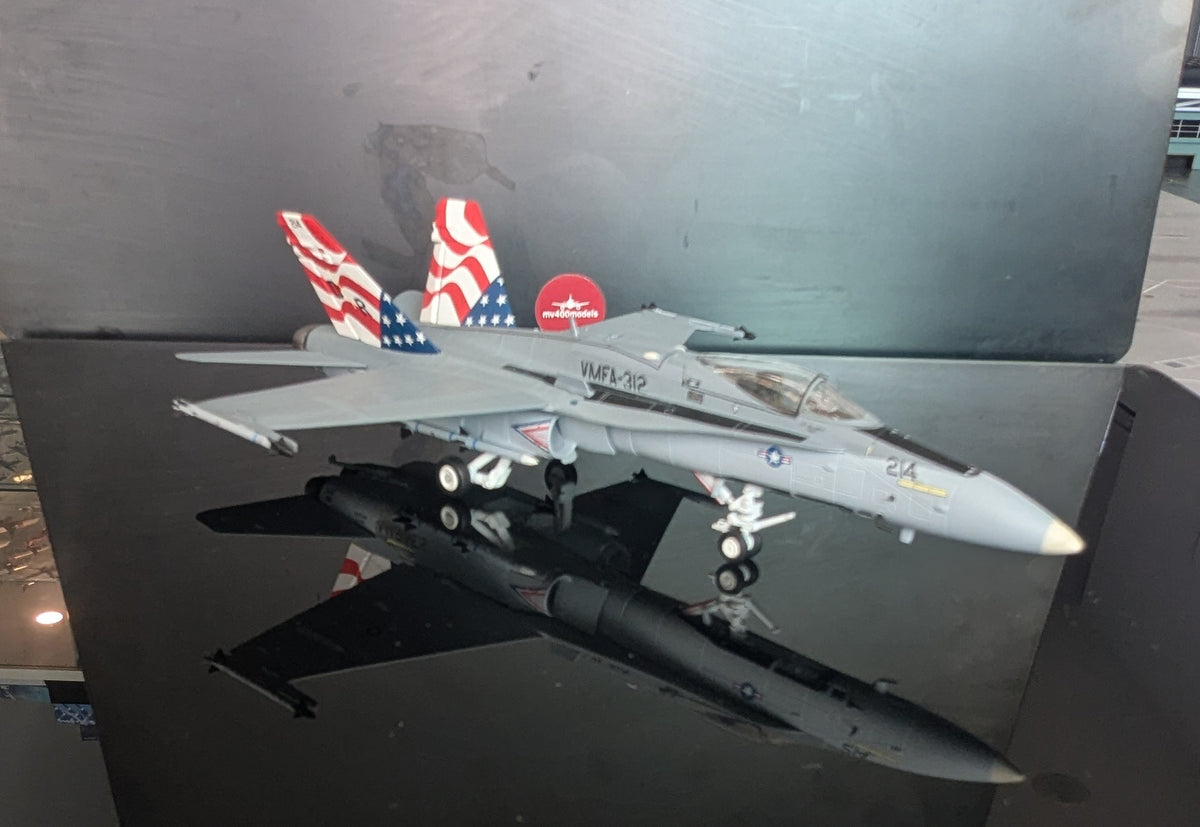 1:72 U.S Marine Corps F/A-18C "U.S Flag on Tail" GeminiAces