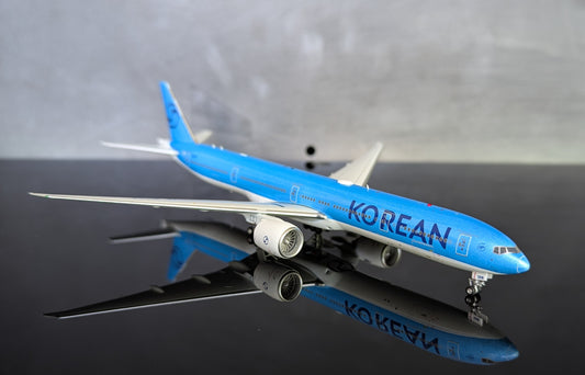 1:400 Korean Air B777-300ER detachable gear Aviation 400