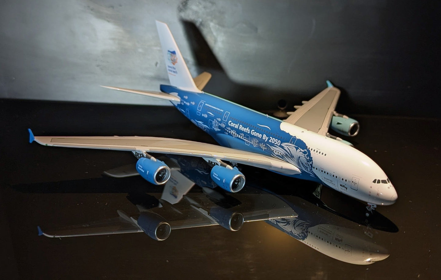 1:400 Hi Fly Malta A380-800 New magnetic detachable landing gear Aviation 400