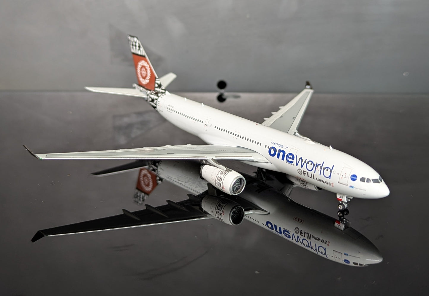 1:400 Fiji Airways A330-200 “One World” Phoenix Models