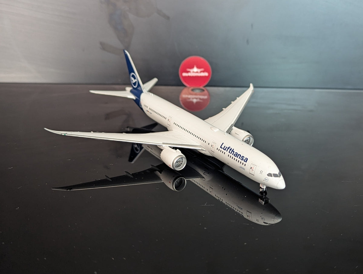 1:400 Lufthansa B787-9 Dreamliner Phoenix Models