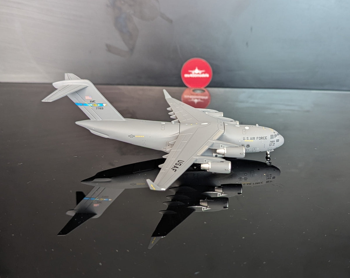 1:400 U.S. Air Force C-17A Globemaster "Dover Air Force Base" Gemini Macs