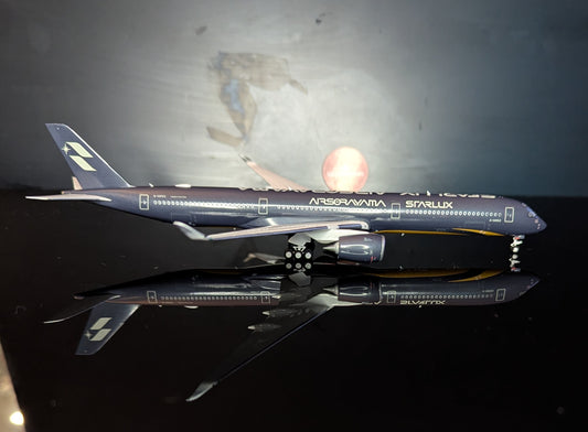 1:400 Starlux A350-1000 “AIRSORAYAMA Silver” Phoenix Models