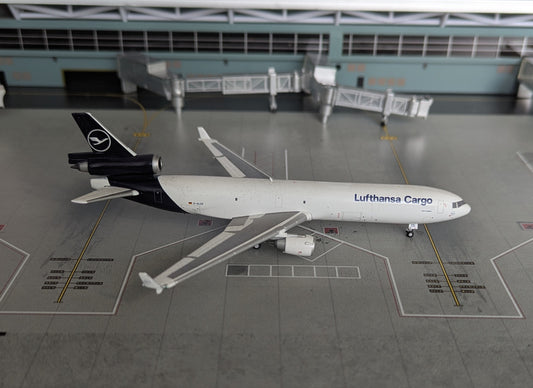 1:400 Lufthansa Cargo MD-11F Gemini Jets