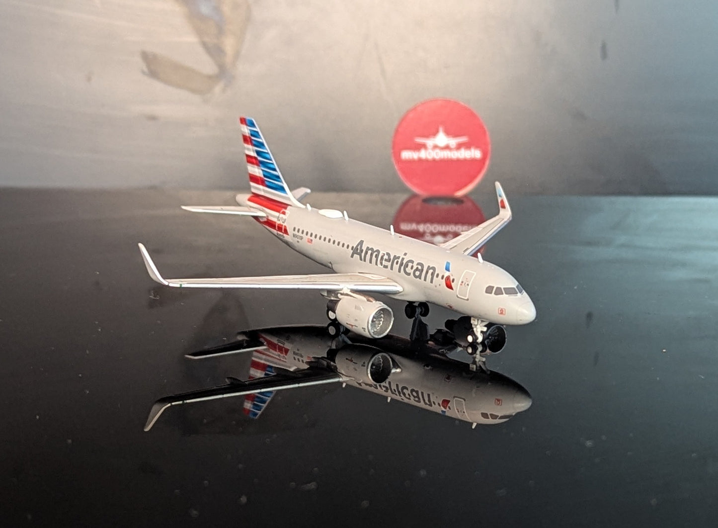 1:400 American Airlines A319-100 Gemini Jets
