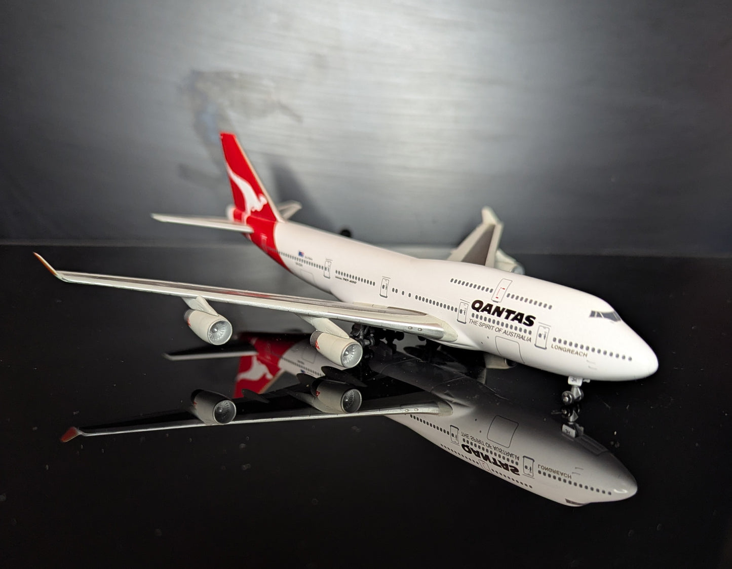 1:400 Qantas B747-400 Dragon Wings