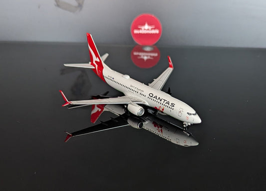 1:400 Qantas B737-800 “Santa” Pandamodel