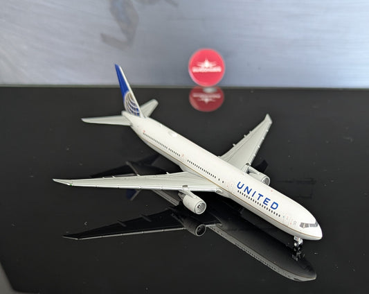 1:400 United Airlines B767-400ER Gemini Jets