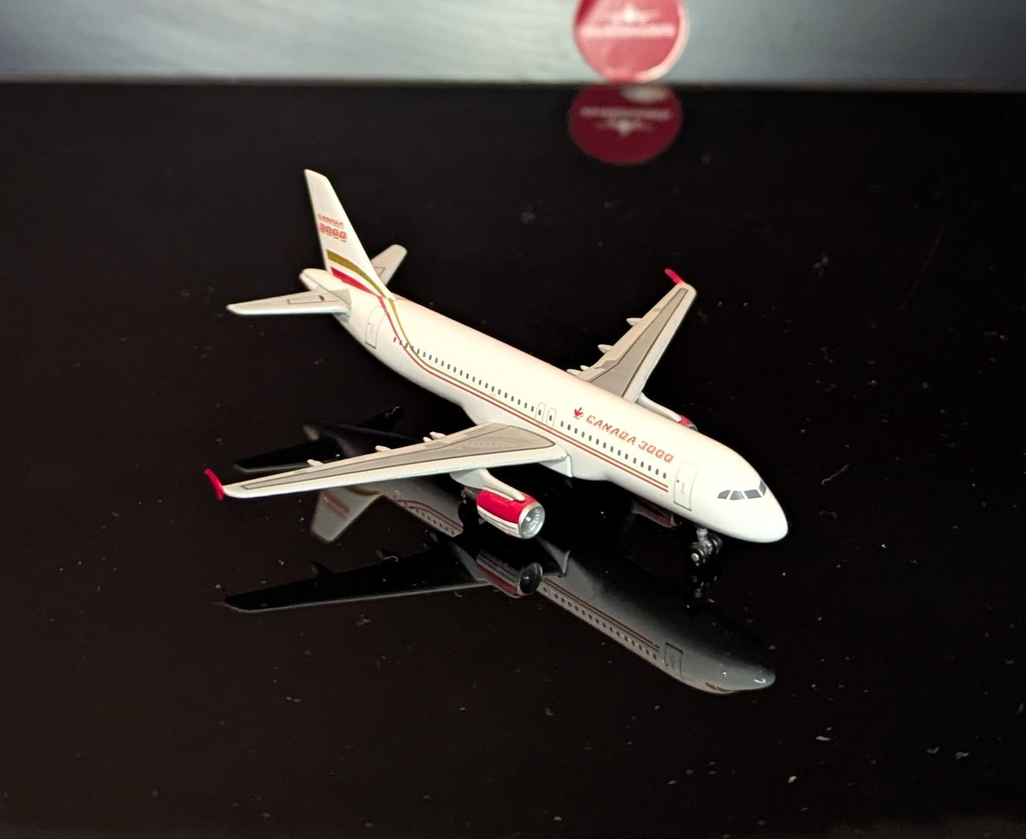 1:400 Canada 3000 A320-200 Dragon Wings
