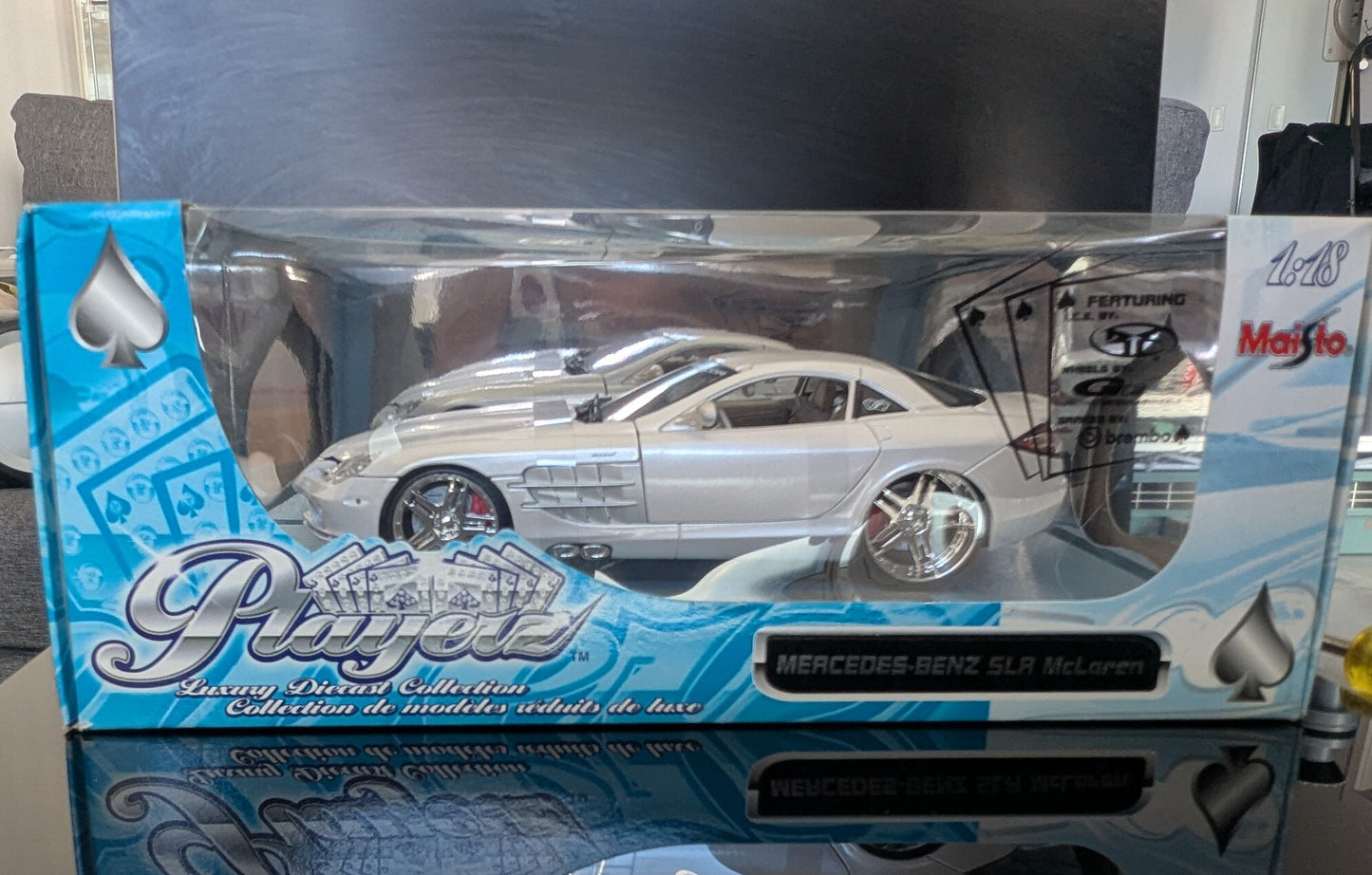 1/18 Playerz Mercedes Benz SLR McLaren Maisto -Diecast Model Car