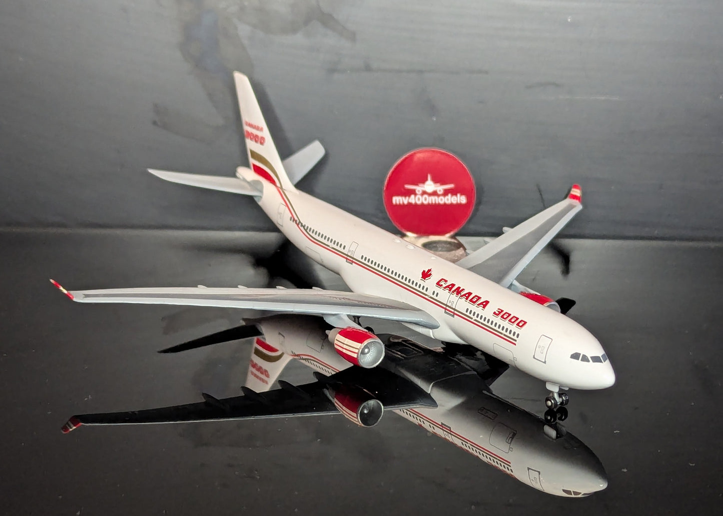 1:400 Canada 3000 A330-300 Dragon Wings
