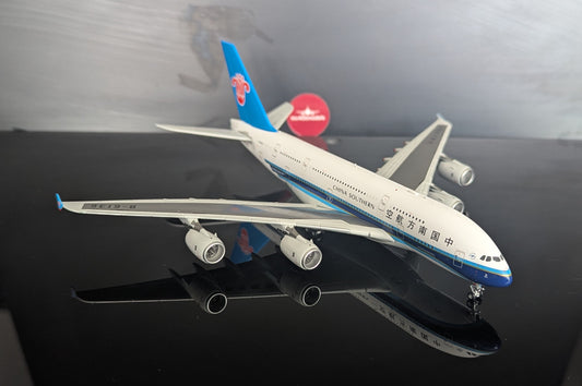 1:400 China Southern Airlines A380-800 B-6136 HX Models