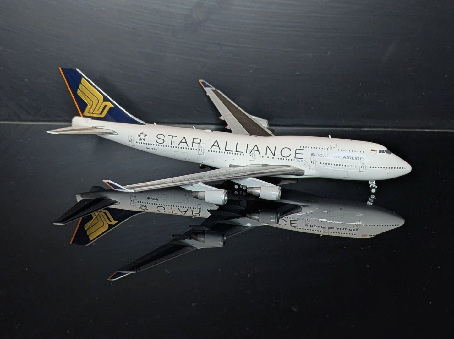 1:400 Singapore Airlines B747-400 “Star Alliance” JC Wings