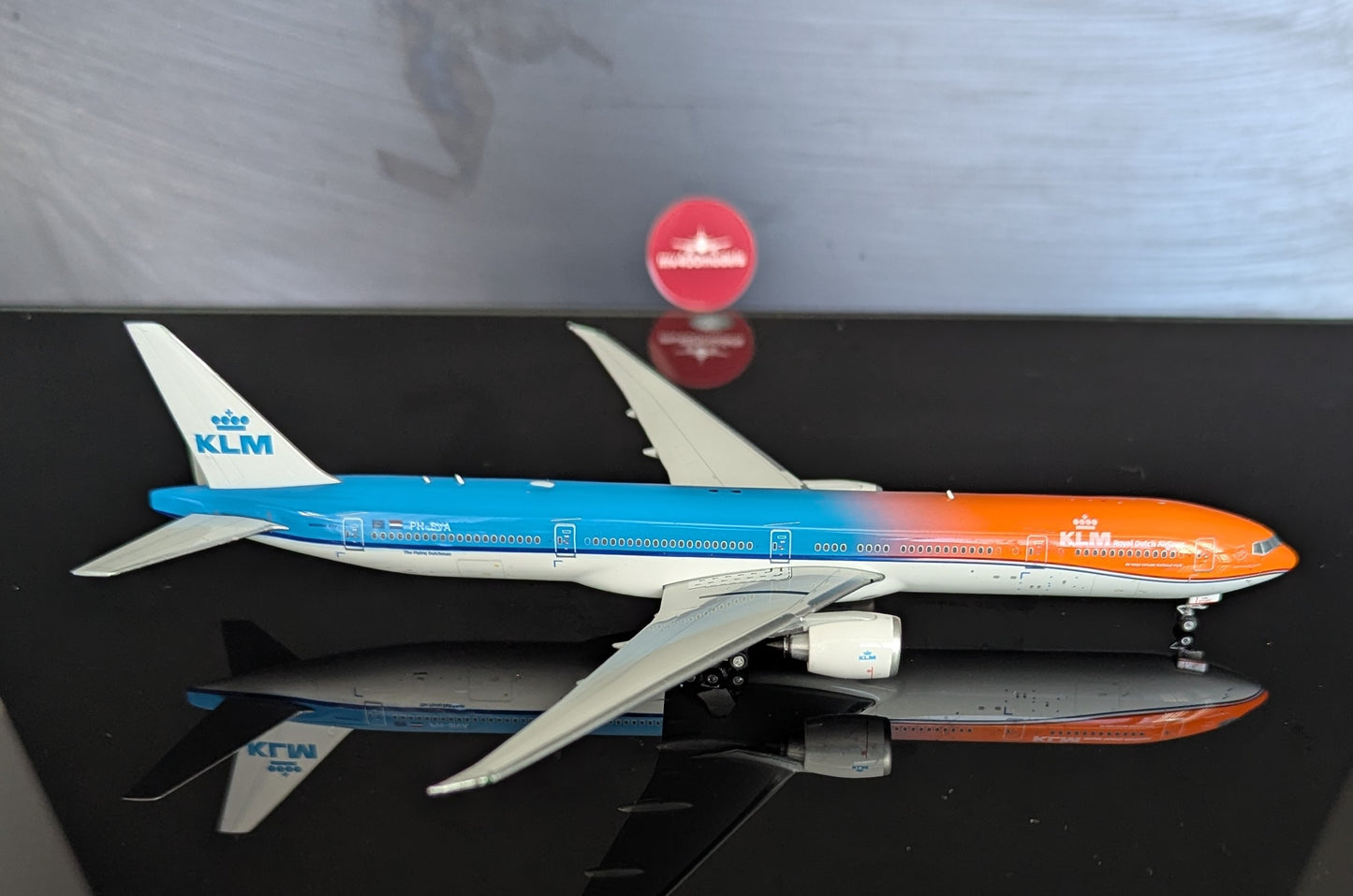 1:400 KLM Boeing 777-300ER "Pride Livery" Phoenix Models