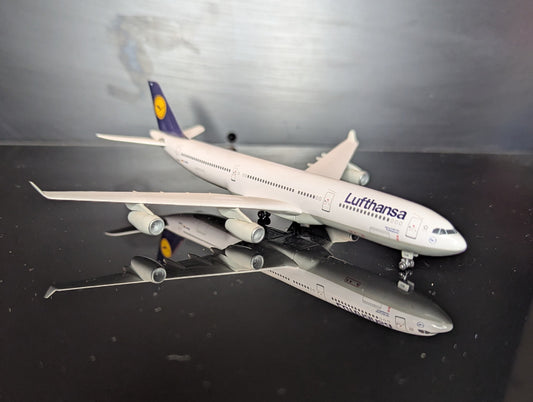 1:400 Lufthansa A340-300 Dragon Wings