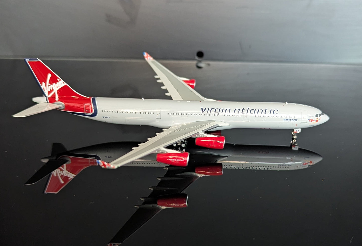 1:400 Virgin Atlantic A340-300 Phoenix Models