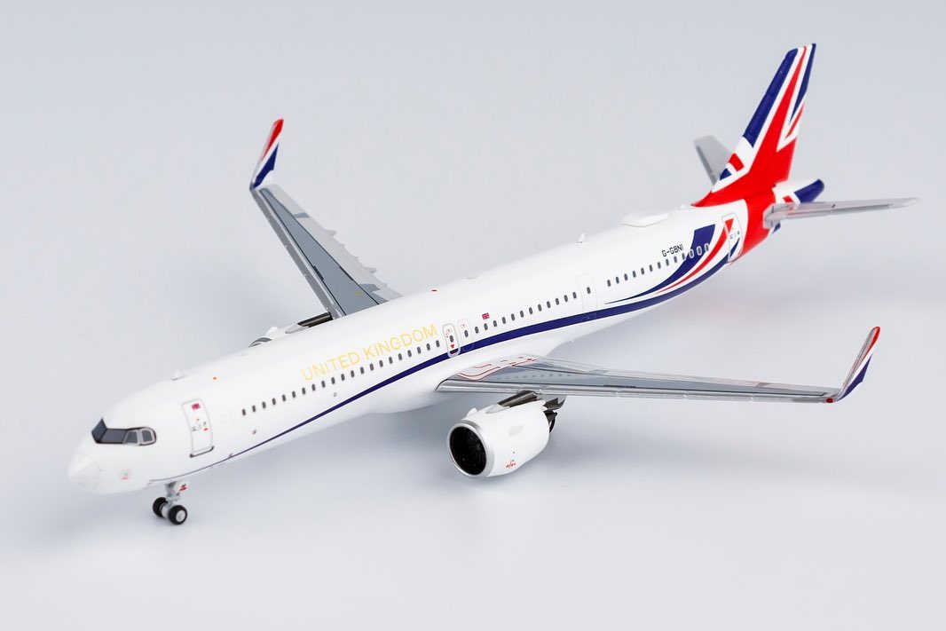 One left** 1:400 United Kingdom- Royal Air Force (Titan Airways) A321 ...